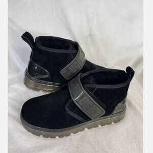 UGG Neumel Clear Black Suede Sheepskin Ankle Chukka Boots Women's 9